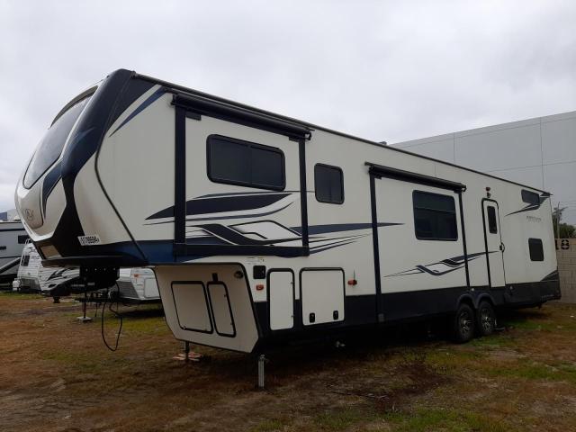 4YDFHMU2XNA740739 - 2022 KEYSTONE TRAILER WHITE photo 2