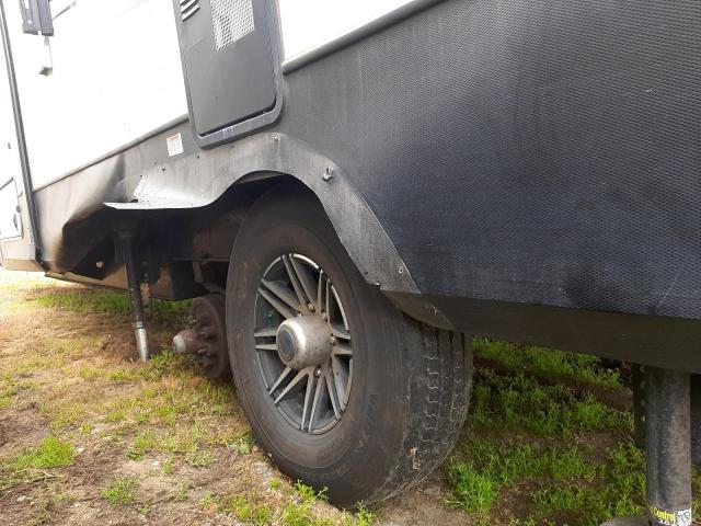 4YDFHMU2XNA740739 - 2022 KEYSTONE TRAILER WHITE photo 9