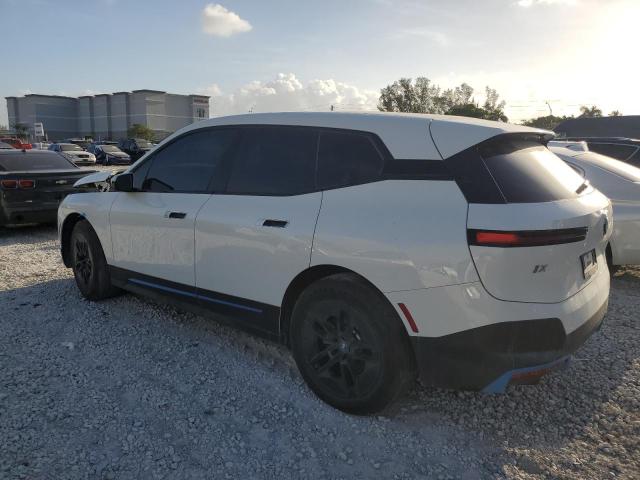 WB523CF02RCS04556 - 2024 BMW IX XDRIVE50 Ağ foto 2