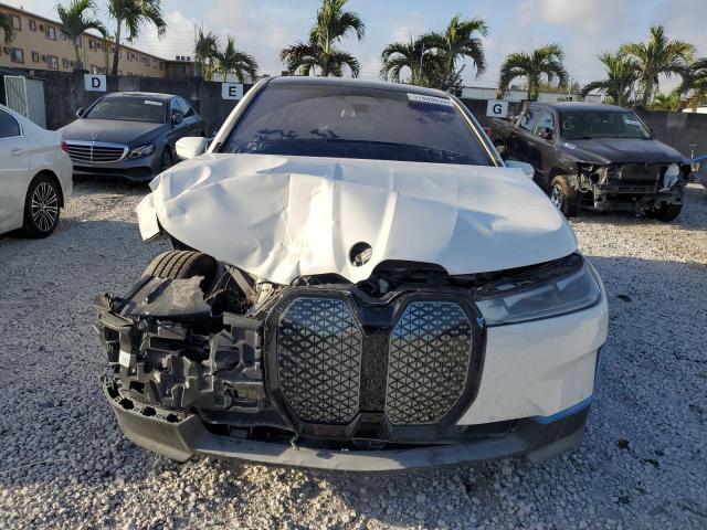 WB523CF02RCS04556 - 2024 BMW IX XDRIVE50 Ağ foto 5