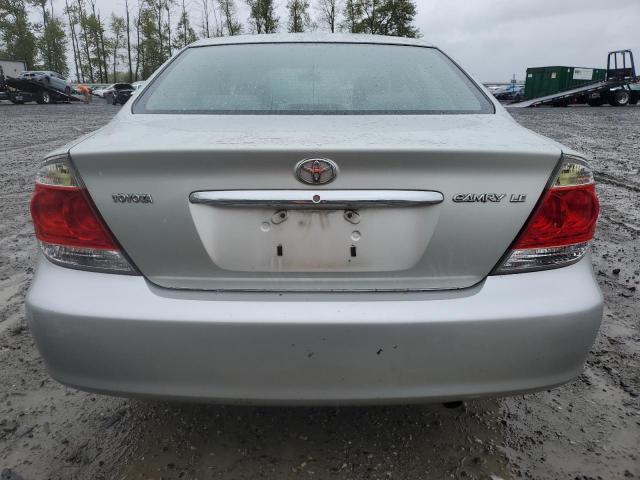 JTDBE30K553001745 - 2005 TOYOTA CAMRY LE SILVER photo 6