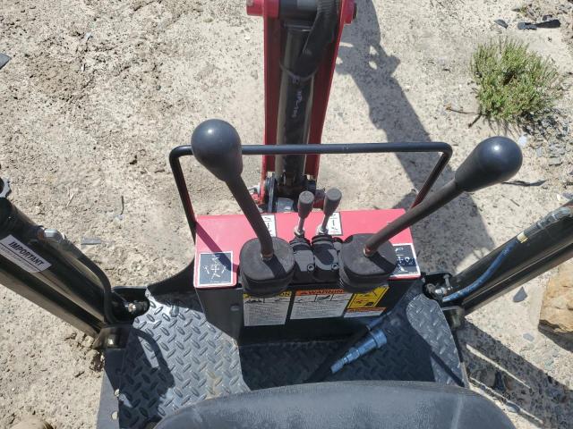 B181911385 - 2019 MAHINDRA AND MAHINDRA 1626B 红色 照片 8