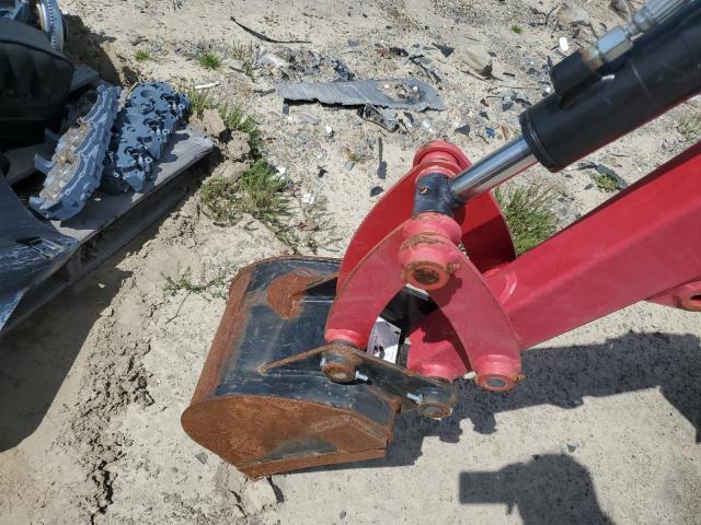 B181911385 - 2019 MAHINDRA AND MAHINDRA 1626B 红色 照片 9