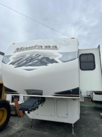 4YDF31523A4701481 - 2010 KEYSTONE MONTANA WHITE photo 1