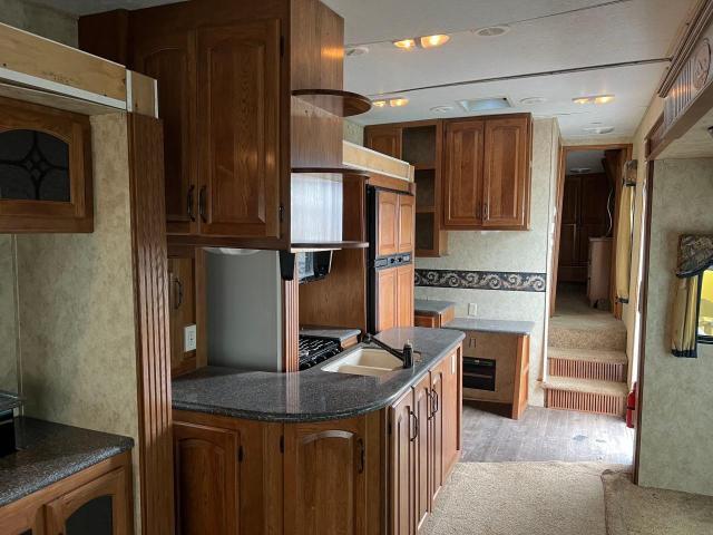 4YDF31523A4701481 - 2010 KEYSTONE MONTANA WHITE photo 5