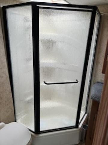 4YDF31523A4701481 - 2010 KEYSTONE MONTANA WHITE photo 9