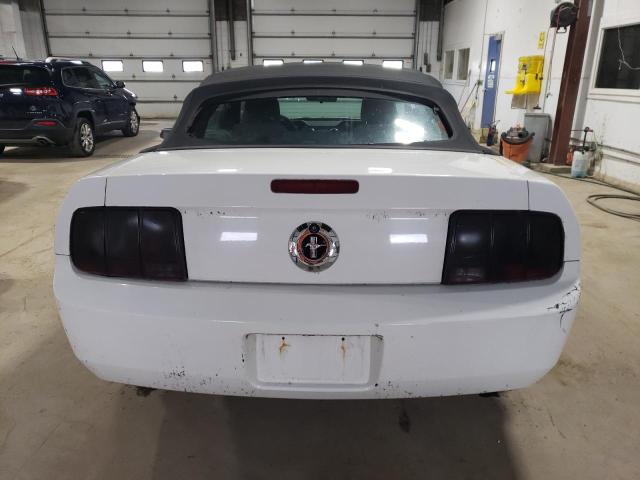 1ZVFT84NX75361350 - 2007 FORD MUSTANG WHITE photo 6