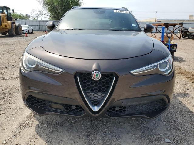 ZASFAKNNXJ7B95063 - 2018 ALFA ROMEO STELVIO TI SPORT BROWN photo 5