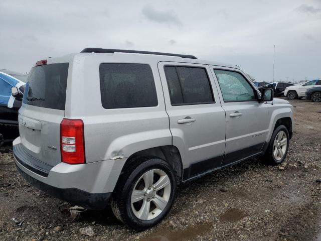 1C4NJPFA7DD141299 - 2013 JEEP PATRIOT LATITUDE GRAY photo 3