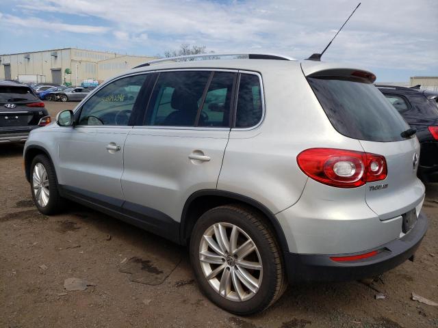 WVGBV75NX9W542347 - 2009 VOLKSWAGEN TIGUAN SE SILVER photo 2