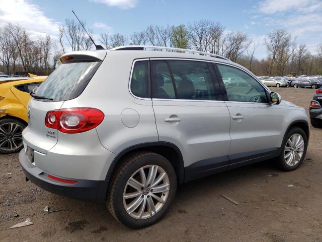 WVGBV75NX9W542347 - 2009 VOLKSWAGEN TIGUAN SE SILVER photo 3