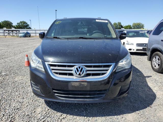 2V4RW3DG0BR625673 - 2011 VOLKSWAGEN ROUTAN SE BLACK photo 5