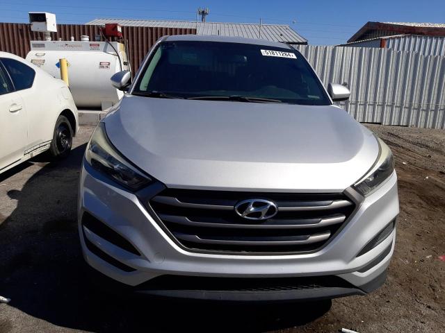 KM8J23A40GU211425 - 2016 HYUNDAI TUCSON SE SILVER photo 5