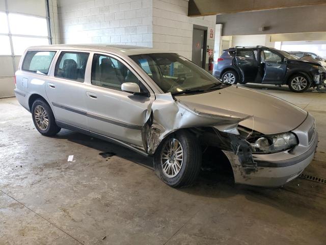 YV1SW64A442359532 - 2004 VOLVO V70 SILVER photo 4