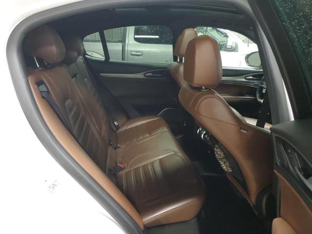 ZASFAKNN5J7C16756 - 2018 ALFA ROMEO STELVIO TI SPORT WHITE photo 10