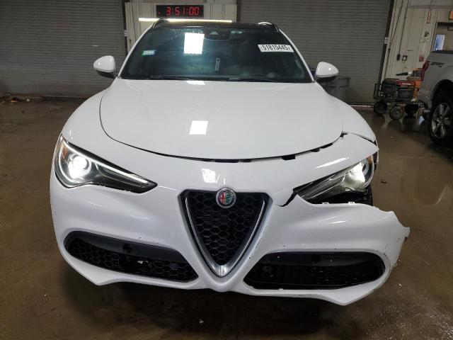 ZASFAKNN5J7C16756 - 2018 ALFA ROMEO STELVIO TI SPORT WHITE photo 5