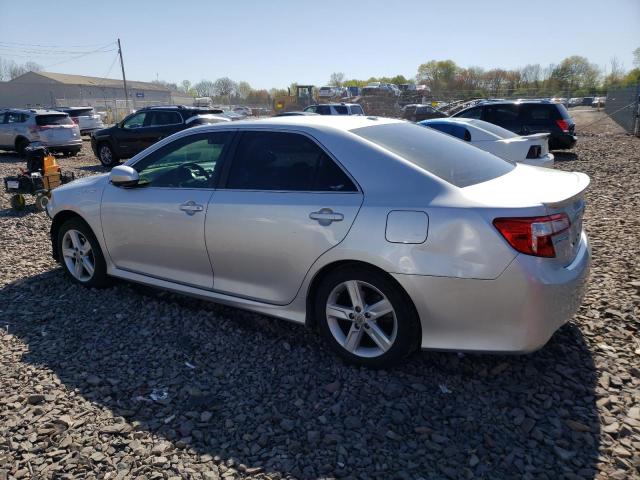 4T1BF1FK4CU185345 - 2012 TOYOTA CAMRY BASE SILVER photo 2