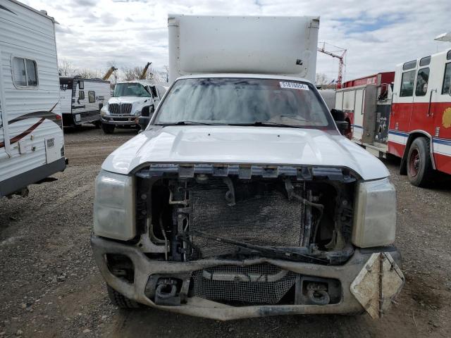 1FDBF2B64FEA47575 - 2015 FORD F250 SUPER DUTY WHITE photo 5