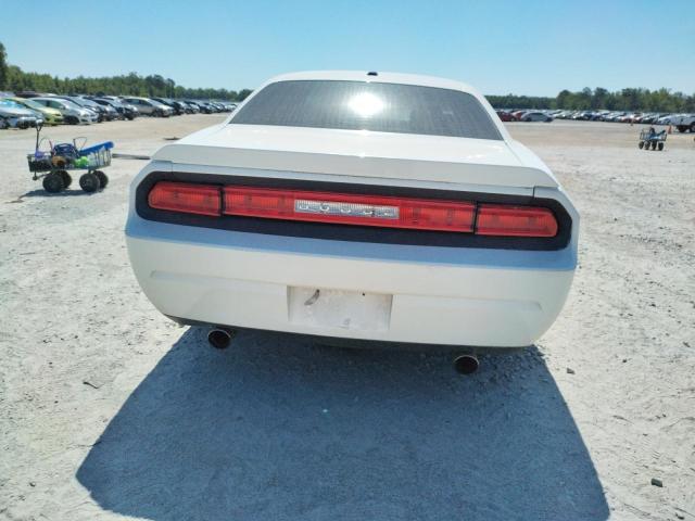 2B3CJ4DVXAH133600 - 2010 DODGE CHALLENGER SE WHITE photo 6