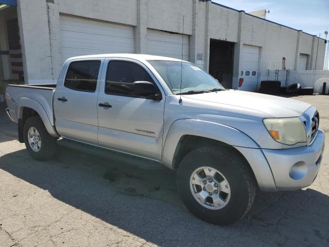 5TELU42N06Z274289 - 2006 TOYOTA TACOMA DOUBLE CAB SILVER photo 4