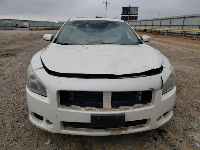 1N4AA5AP5AC826682 - 2010 NISSAN MAXIMA S WHITE photo 5