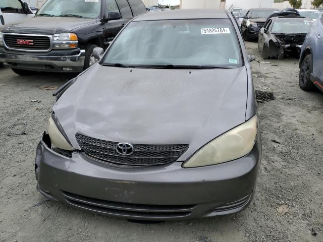 4T1BF32K42U531006 - 2002 TOYOTA CAMRY LE GRAY photo 5