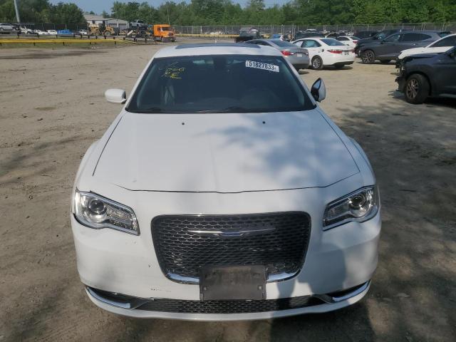 2C3CCAAG2GH182249 - 2016 CHRYSLER 300 LIMITED WHITE photo 5