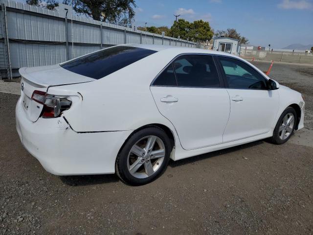 4T1BF1FK2EU423809 - 2014 TOYOTA CAMRY L WHITE photo 3