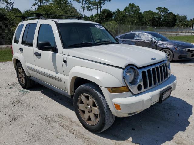 1J8GL58K95W508070 - 2005 JEEP LIBERTY LIMITED WHITE photo 4