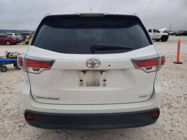 5TDKKRFH5FS113310 - 2015 TOYOTA HIGHLANDER XLE WHITE photo 6