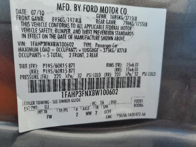 1FAHP3FNXBW100602 - 2011 FORD FOCUS SE GRAY photo 12