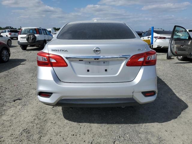 3N1AB7AP6JY281749 - 2018 NISSAN SENTRA S SILVER photo 6