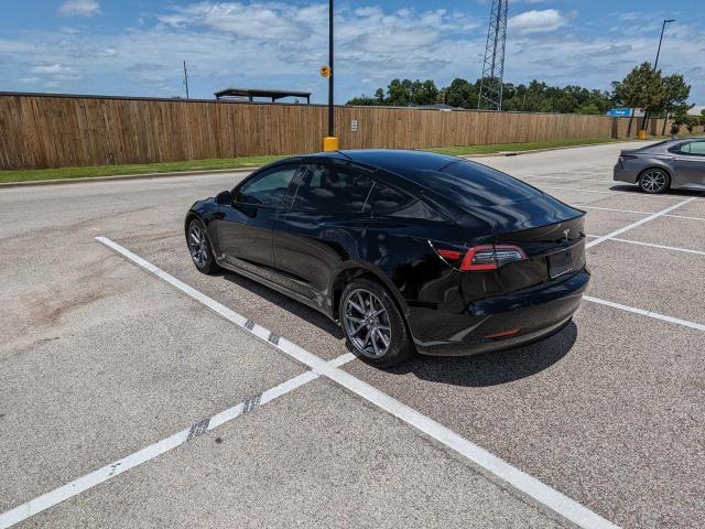 5YJ3E1EBXNF182930 - 2022 TESLA MODEL 3 BLACK photo 3