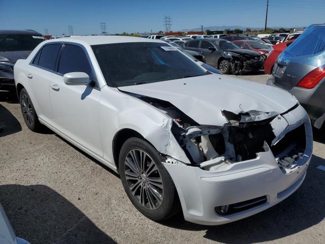 2C3CCAGG0DH716044 - 2013 CHRYSLER 300 S WHITE photo 4