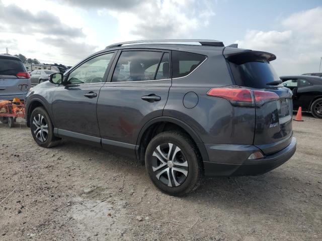 JTMZFREV7JJ740929 - 2018 TOYOTA RAV4 LE GRAY photo 2