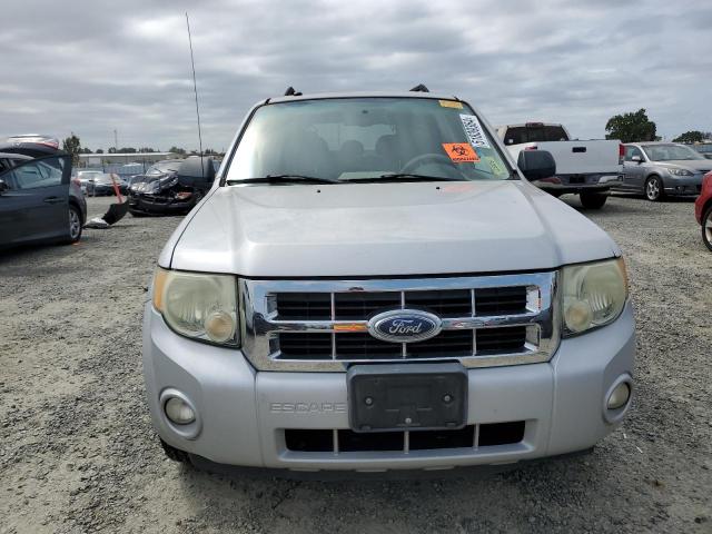 1FMCU03168KD14818 - 2008 FORD ESCAPE XLT SILVER photo 5