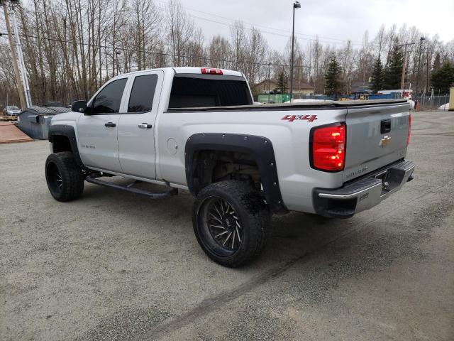 1GCVKNEH0JZ327992 - 2018 CHEVROLET SILVERADO K1500 SILVER photo 2