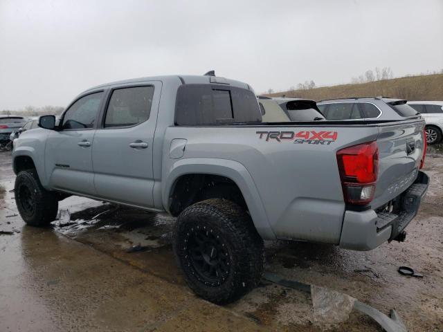 3TMCZ5AN7JM181378 - 2018 TOYOTA TACOMA DOUBLE CAB GRAY photo 2