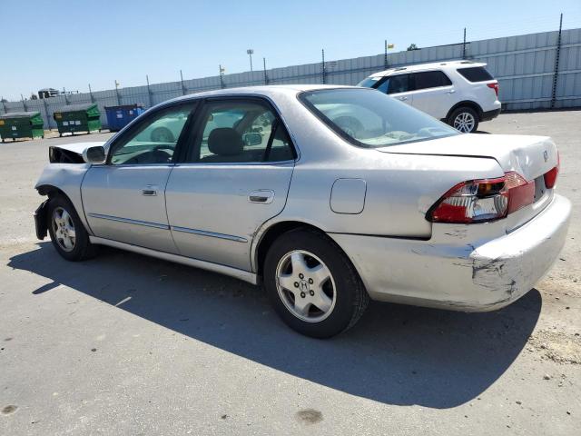 1HGCG1659WA069047 - 1998 HONDA ACCORD EX SILVER photo 2