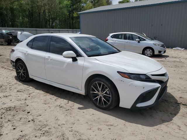 4T1G11AK0RU870219 - 2024 TOYOTA CAMRY SE NIGHT SHADE WHITE photo 4