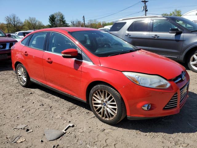 1FAHP3H20CL229633 - 2012 FORD FOCUS SEL RED photo 4