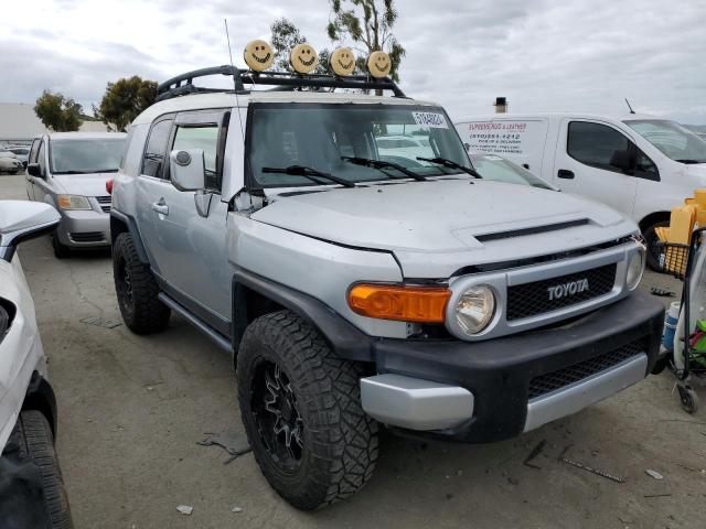 JTEBU11F470090457 - 2007 TOYOTA FJ CRUISER GRAY photo 4