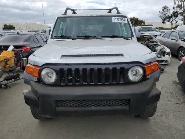 JTEBU11F78K001762 - 2008 TOYOTA FJ CRUISER SILVER photo 5