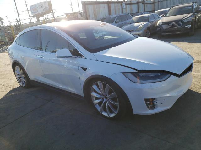 5YJXCAE25HF052047 - 2017 TESLA MODEL X WHITE photo 4