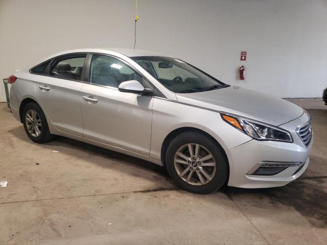 5NPE24AF5FH159053 - 2015 HYUNDAI SONATA SE SILVER photo 4