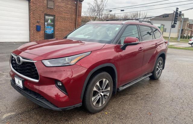 5TDHZRBH5NS584772 - 2022 TOYOTA HIGHLANDER XLE 红色 照片 2