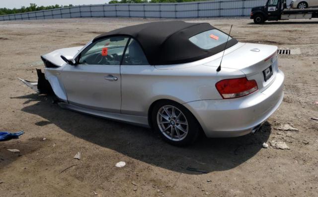 WBAUL7C50BVM80617 - 2011 BMW I SERIES I SILVER photo 2