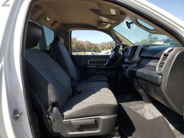 3C7WRMDL2KG537904 - 2019 RAM 5500 WHITE photo 10