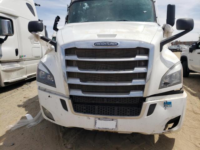 3AKJHHDR3MSMR8216 - 2021 FREIGHTLINER CASCADIA 1 WHITE photo 7