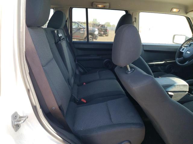 1J8HG48K48C231319 - 2008 JEEP COMMANDER SPORT Weiß Foto 11